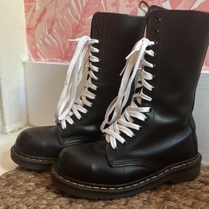 Dr.Martins Steel Toe Made In England size 5 (england)